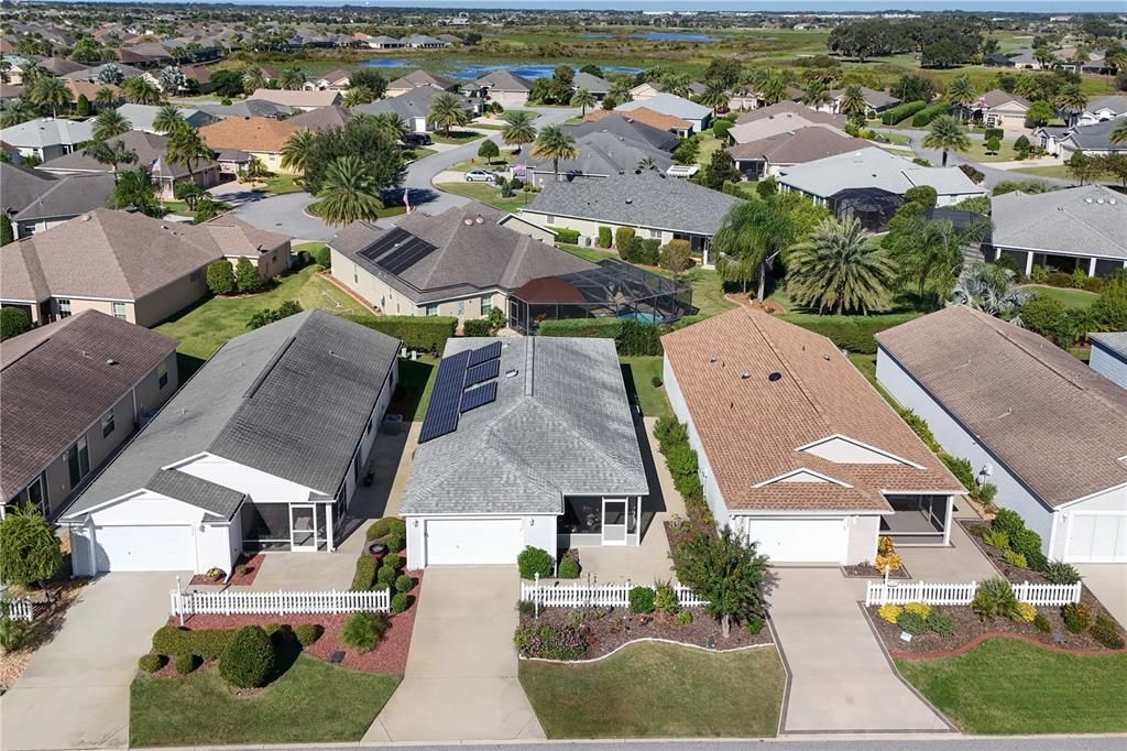 For Sale: $299,900 (2 beds, 2 baths, 1156 Square Feet)