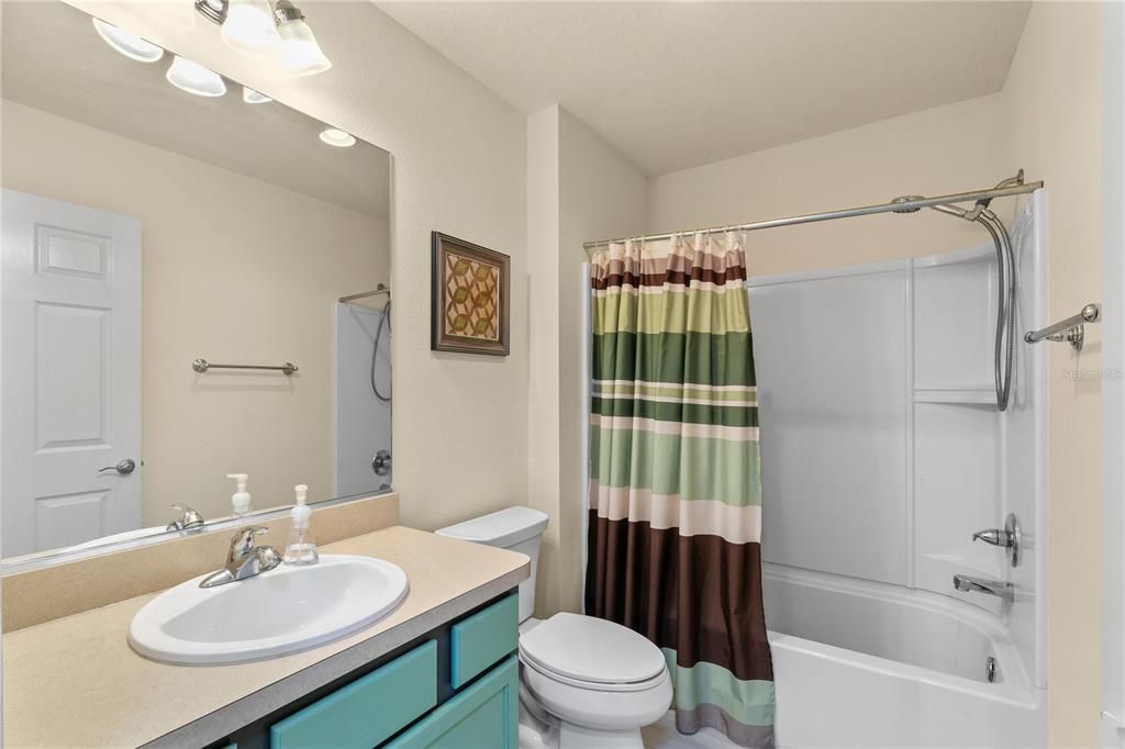 For Sale: $299,900 (2 beds, 2 baths, 1156 Square Feet)