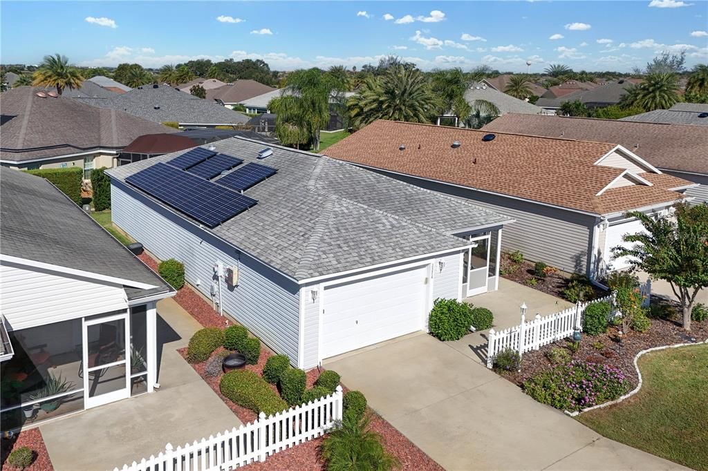 For Sale: $299,900 (2 beds, 2 baths, 1156 Square Feet)