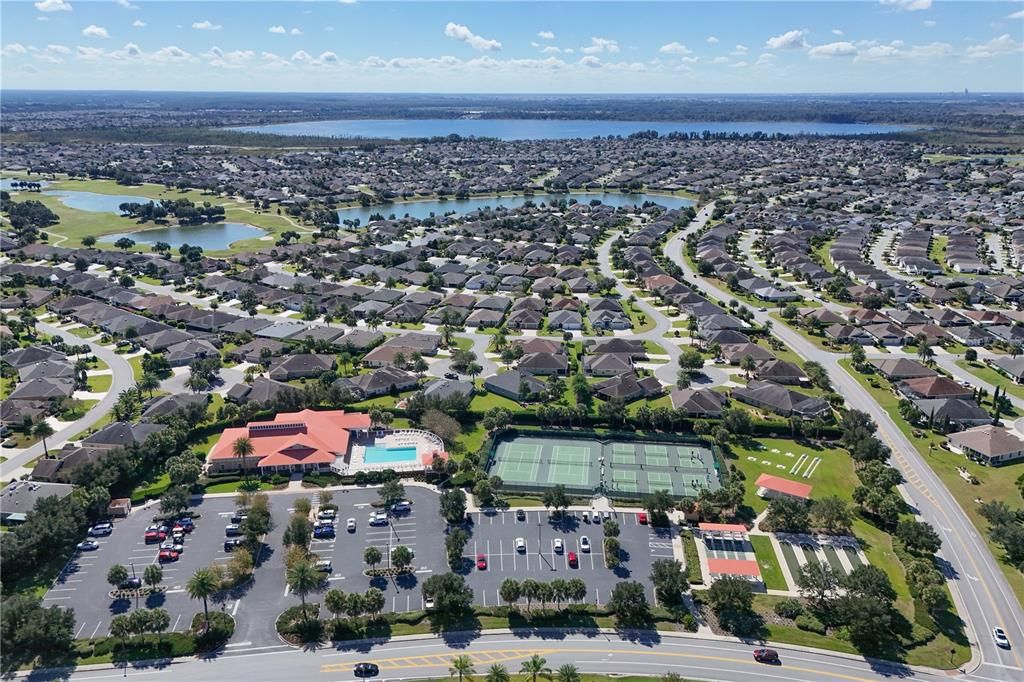 For Sale: $299,900 (2 beds, 2 baths, 1156 Square Feet)