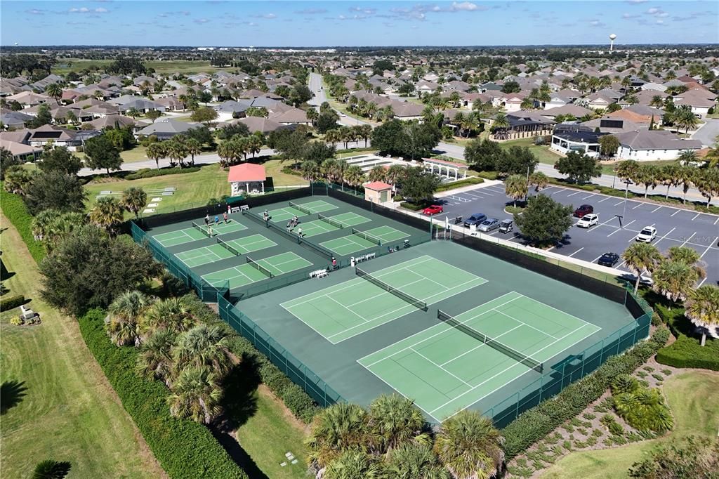 For Sale: $299,900 (2 beds, 2 baths, 1156 Square Feet)