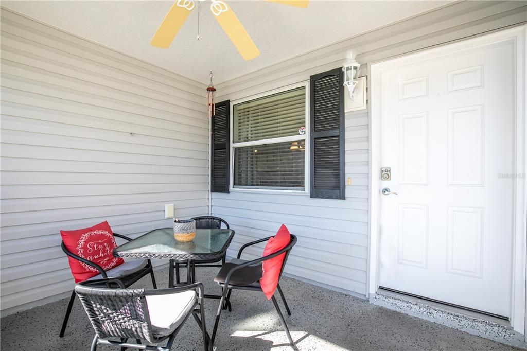 For Sale: $299,900 (2 beds, 2 baths, 1156 Square Feet)