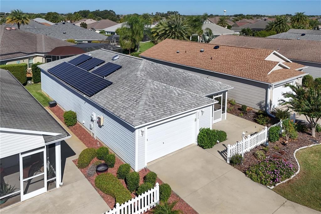 For Sale: $299,900 (2 beds, 2 baths, 1156 Square Feet)