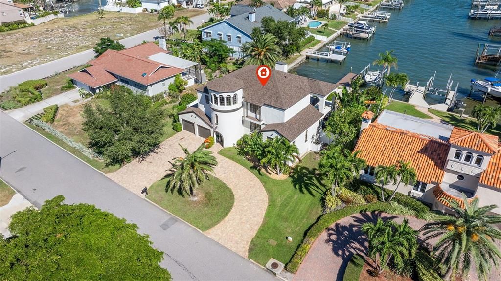 合同活跃: $1,747,000 (4 贝兹, 3 浴室, 2597 平方英尺)