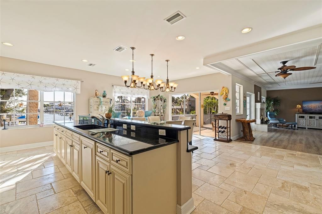 合同活跃: $1,747,000 (4 贝兹, 3 浴室, 2597 平方英尺)