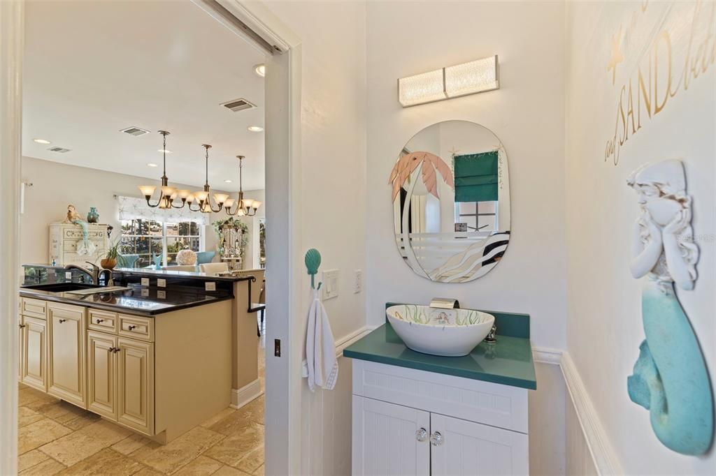 合同活跃: $1,747,000 (4 贝兹, 3 浴室, 2597 平方英尺)