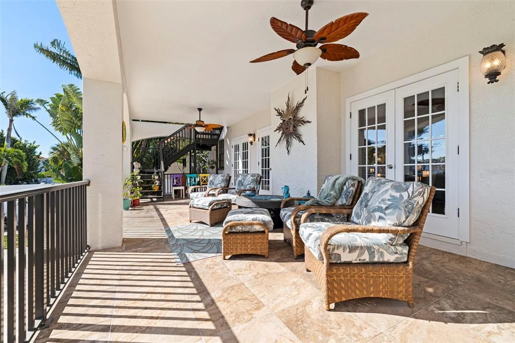 合同活跃: $1,747,000 (4 贝兹, 3 浴室, 2597 平方英尺)