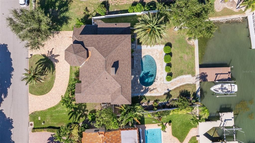 合同活跃: $1,747,000 (4 贝兹, 3 浴室, 2597 平方英尺)