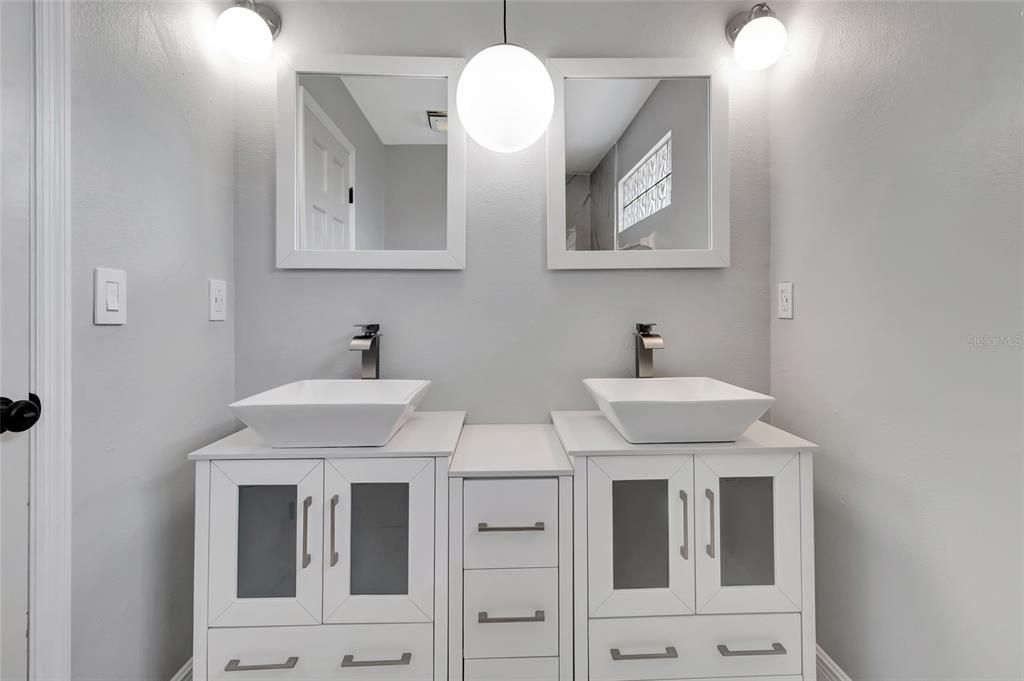 待售: $1,680,000 (4 贝兹, 4 浴室, 5169 平方英尺)