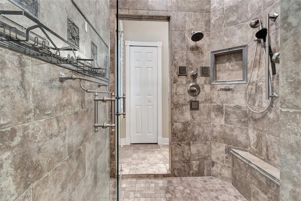 待售: $1,680,000 (4 贝兹, 4 浴室, 5169 平方英尺)