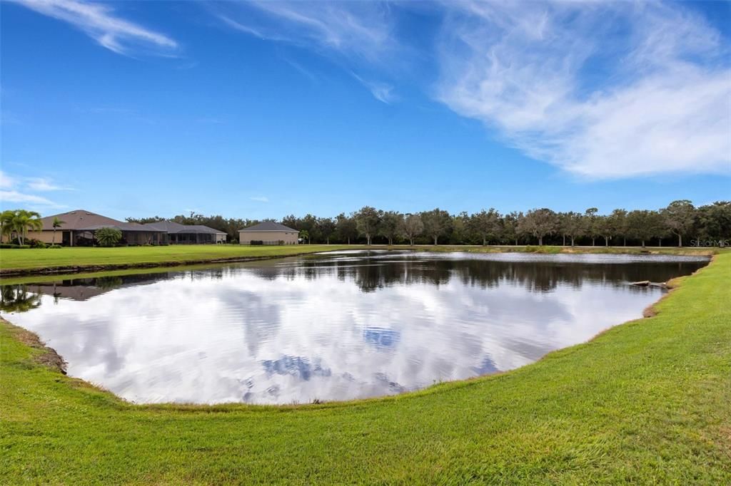 合同活跃: $749,900 (3 贝兹, 2 浴室, 2406 平方英尺)