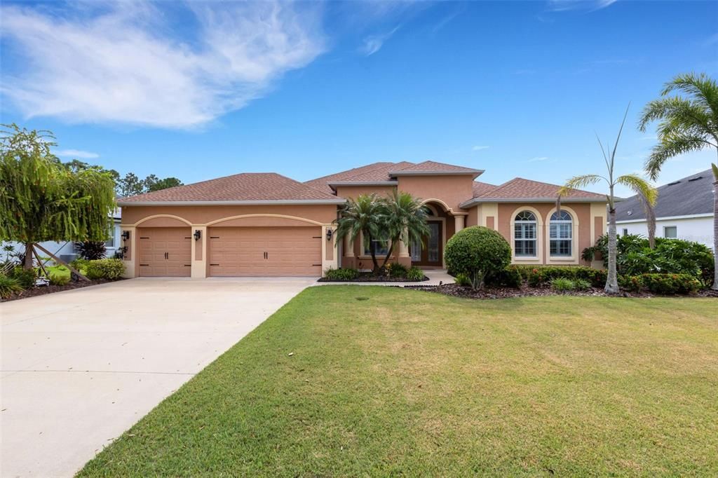 合同活跃: $749,900 (3 贝兹, 2 浴室, 2406 平方英尺)