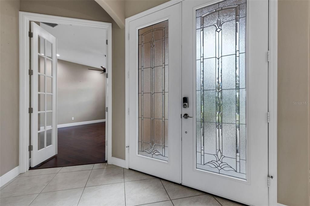 合同活跃: $749,900 (3 贝兹, 2 浴室, 2406 平方英尺)