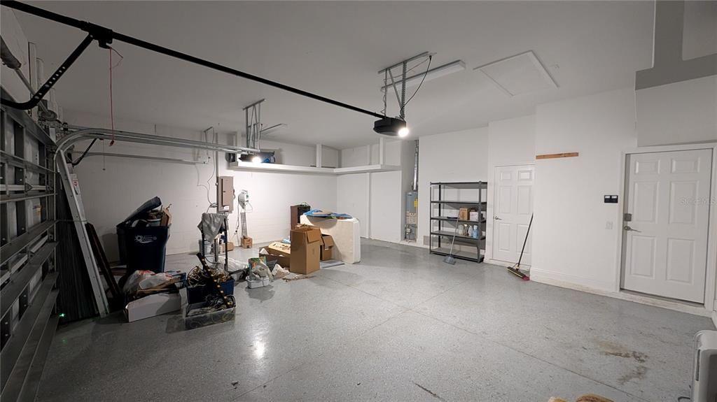 合同活跃: $749,900 (3 贝兹, 2 浴室, 2406 平方英尺)