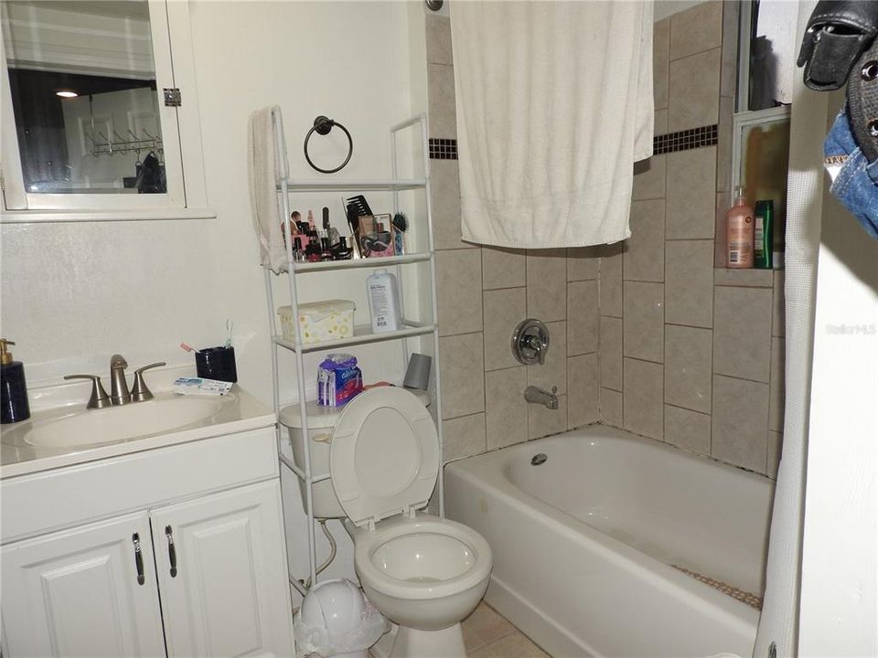 Active With Contract: $399,900 (5 beds, 5 baths, 1754 Square Feet)