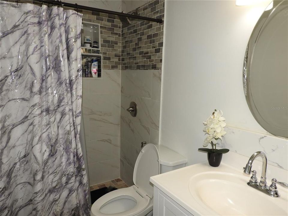 Active With Contract: $399,900 (5 beds, 5 baths, 1754 Square Feet)