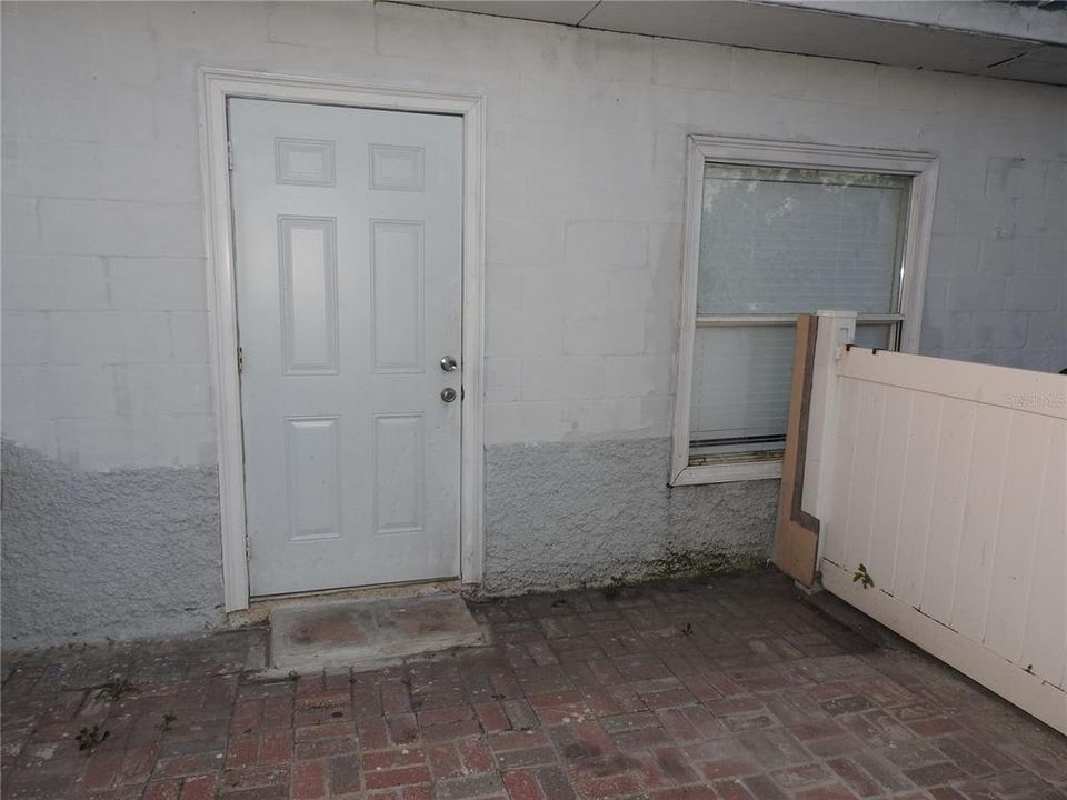 Active With Contract: $399,900 (5 beds, 5 baths, 1754 Square Feet)