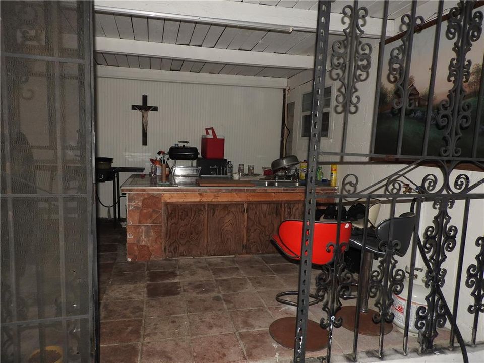 Active With Contract: $399,900 (5 beds, 5 baths, 1754 Square Feet)