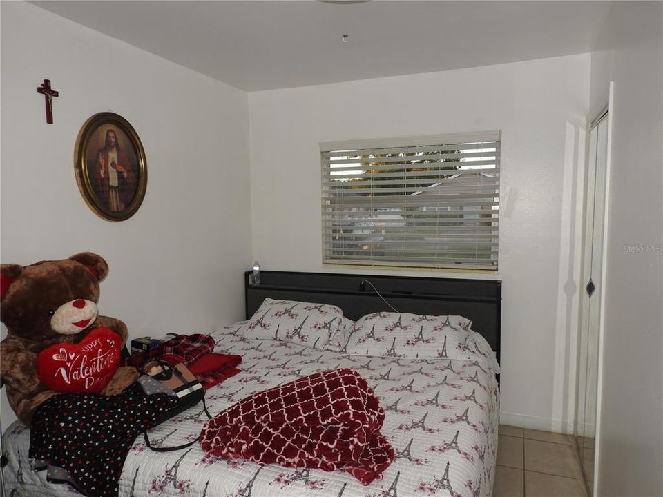 Active With Contract: $399,900 (5 beds, 5 baths, 1754 Square Feet)