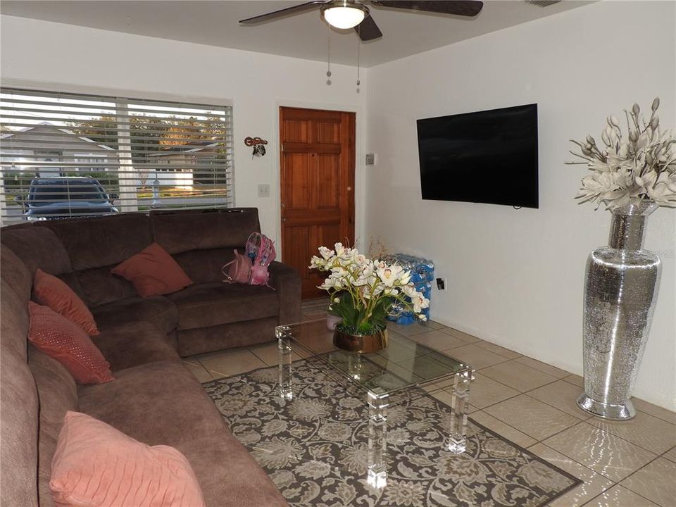 Active With Contract: $399,900 (5 beds, 5 baths, 1754 Square Feet)