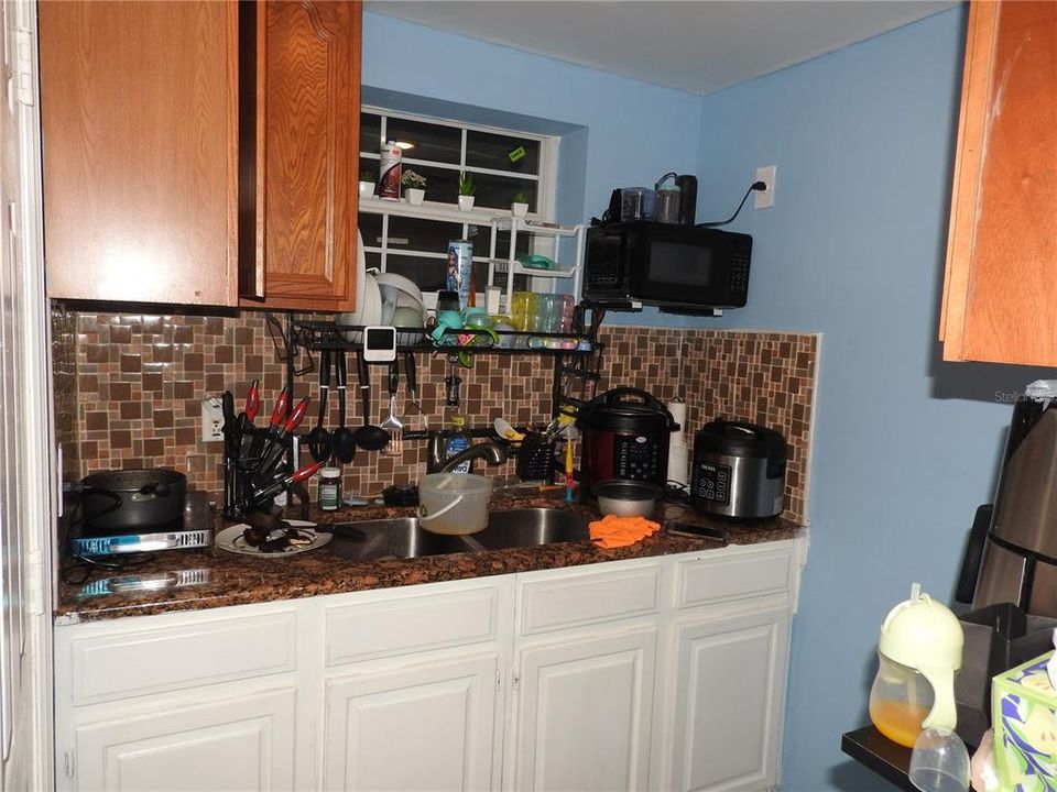 Active With Contract: $399,900 (5 beds, 5 baths, 1754 Square Feet)