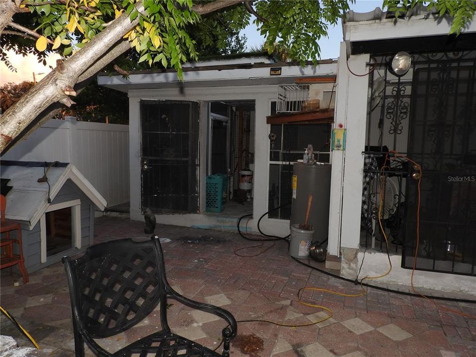 Active With Contract: $399,900 (5 beds, 5 baths, 1754 Square Feet)