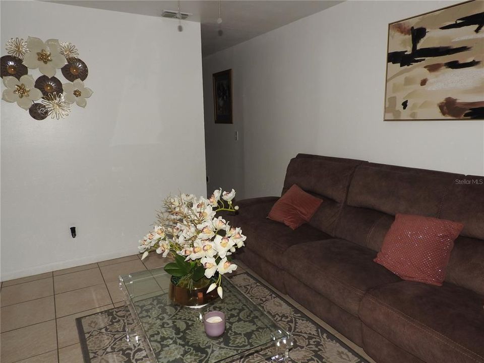 Active With Contract: $399,900 (5 beds, 5 baths, 1754 Square Feet)