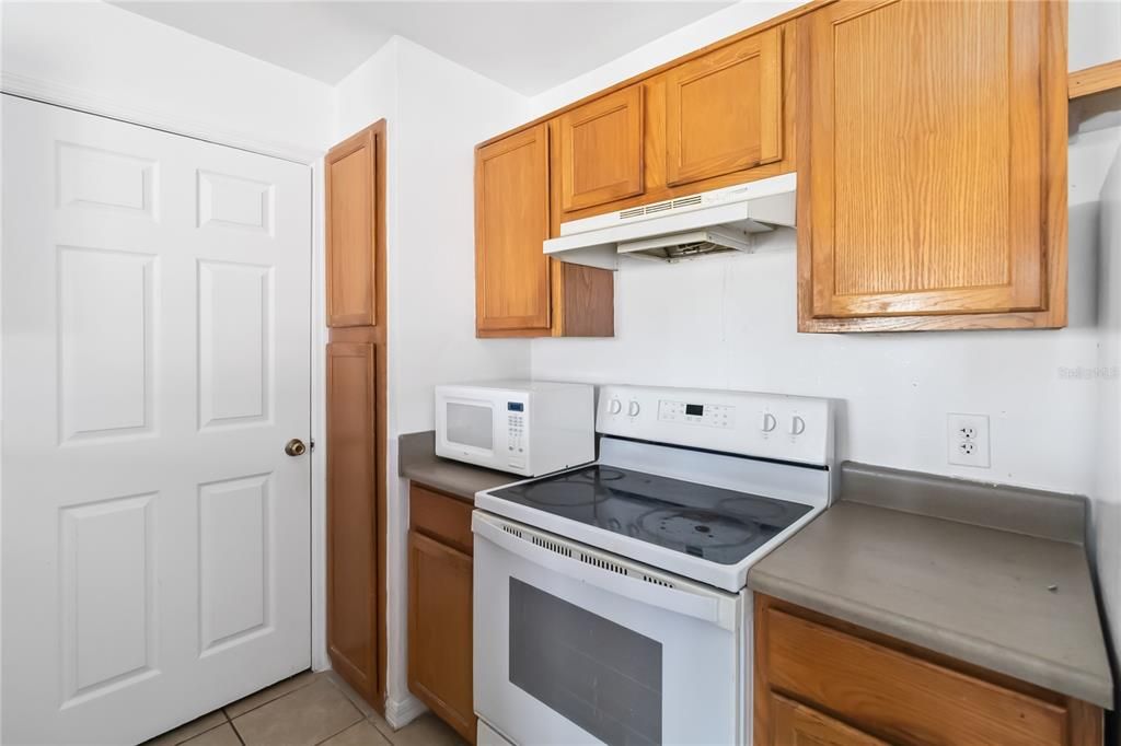 На продажу: $160,000 (1 спален, 1 ванн, 768 Квадратных фут)