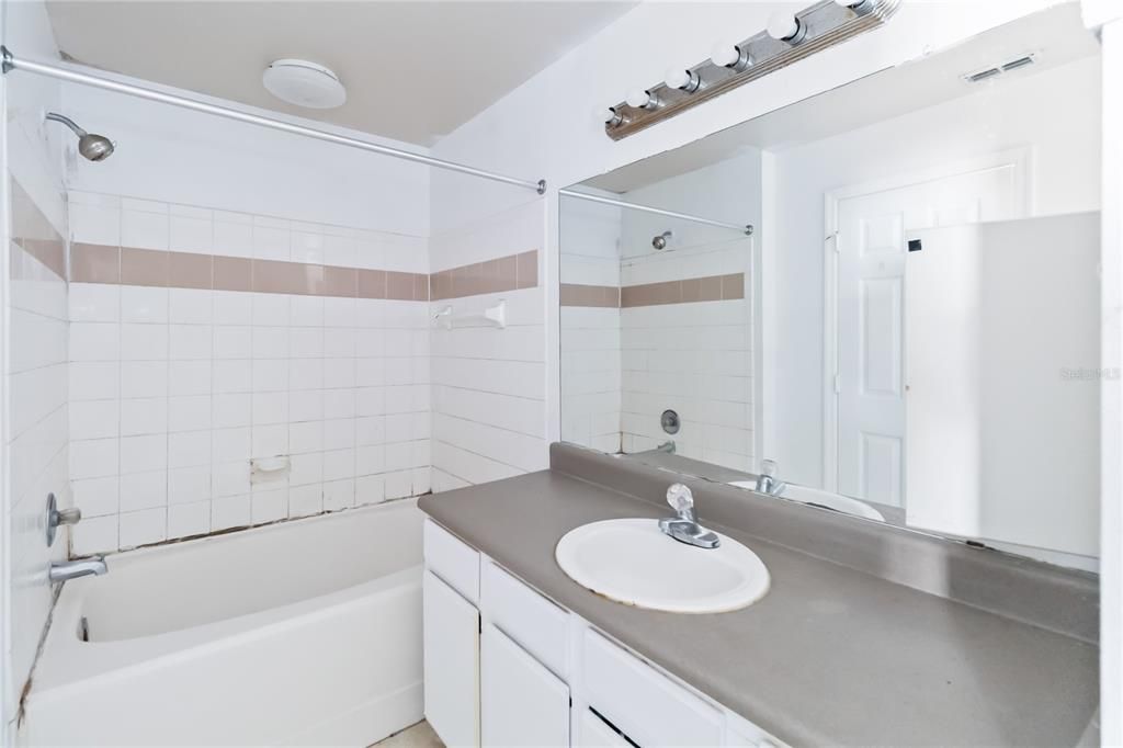 На продажу: $160,000 (1 спален, 1 ванн, 768 Квадратных фут)