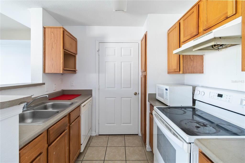 На продажу: $160,000 (1 спален, 1 ванн, 768 Квадратных фут)