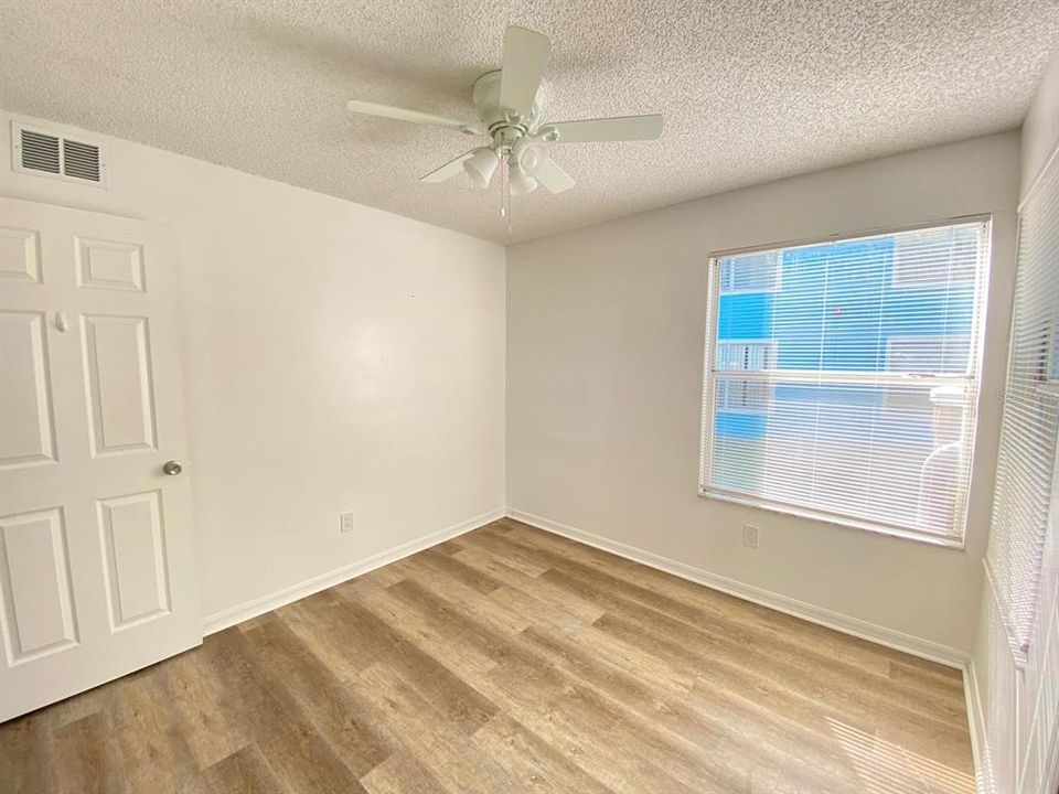 В аренду: $1,650 (3 спален, 2 ванн, 1287 Квадратных фут)