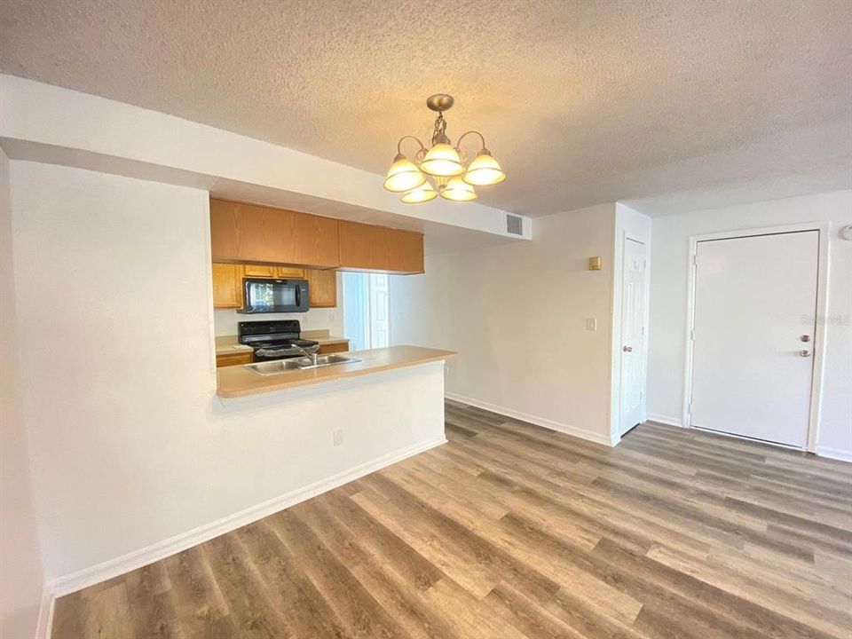 В аренду: $1,650 (3 спален, 2 ванн, 1287 Квадратных фут)