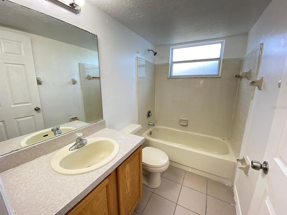 В аренду: $1,650 (3 спален, 2 ванн, 1287 Квадратных фут)