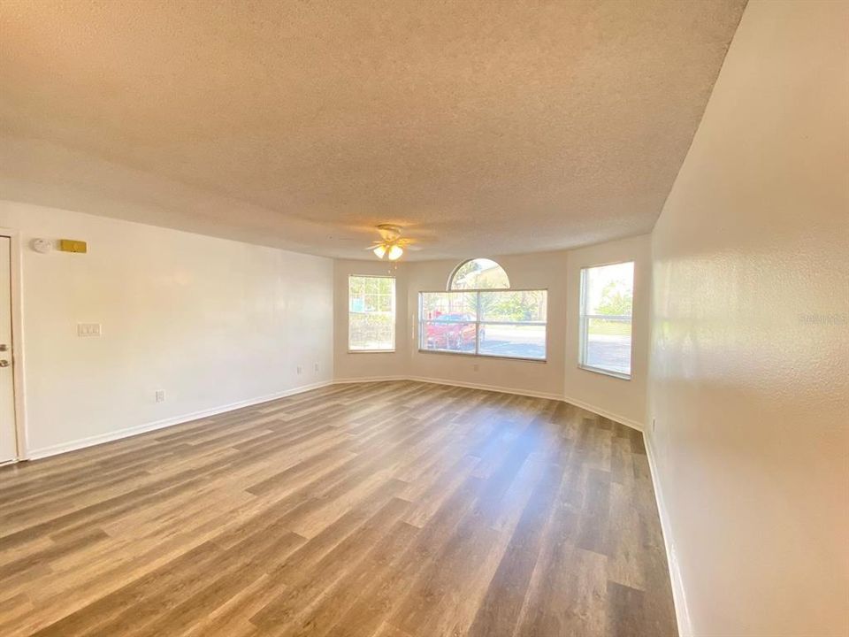 В аренду: $1,650 (3 спален, 2 ванн, 1287 Квадратных фут)