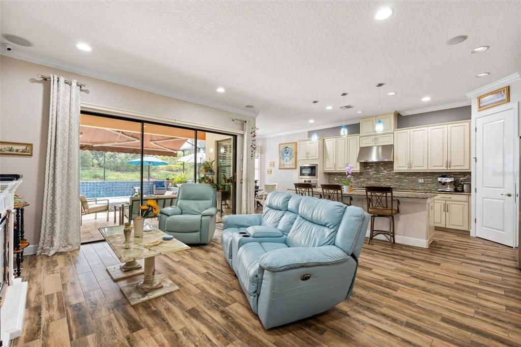 For Sale: $1,200,000 (3 beds, 3 baths, 2738 Square Feet)