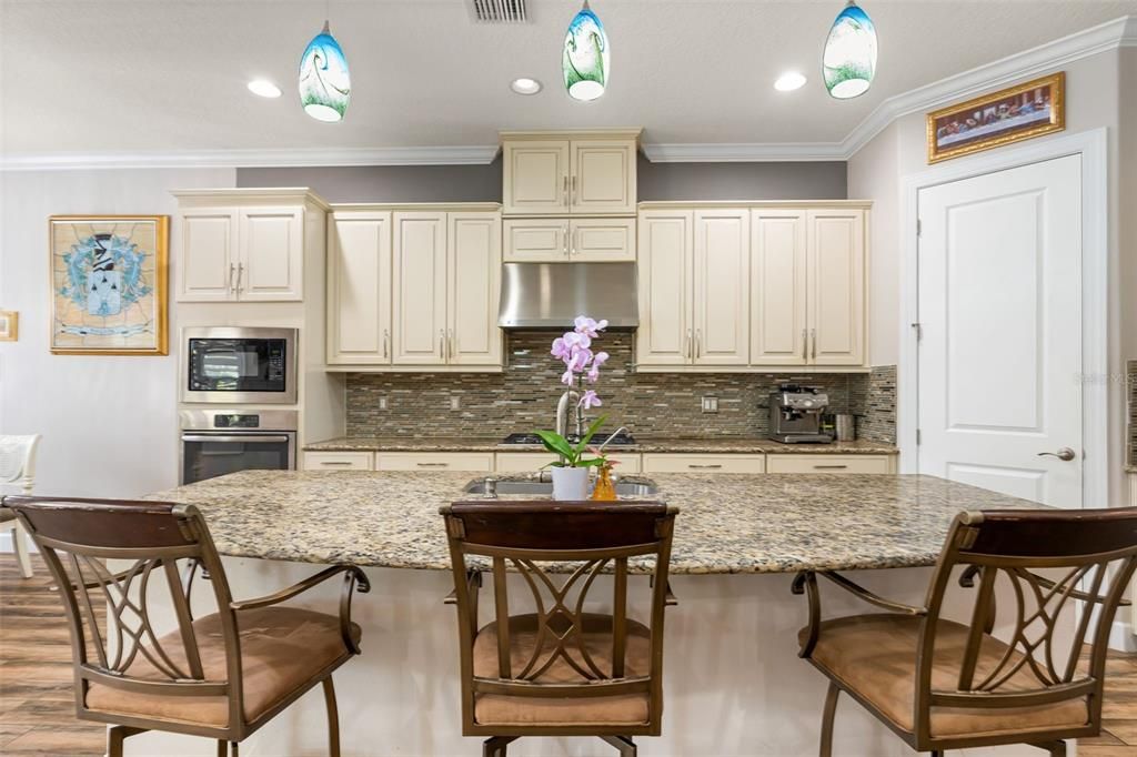 For Sale: $1,200,000 (3 beds, 3 baths, 2738 Square Feet)