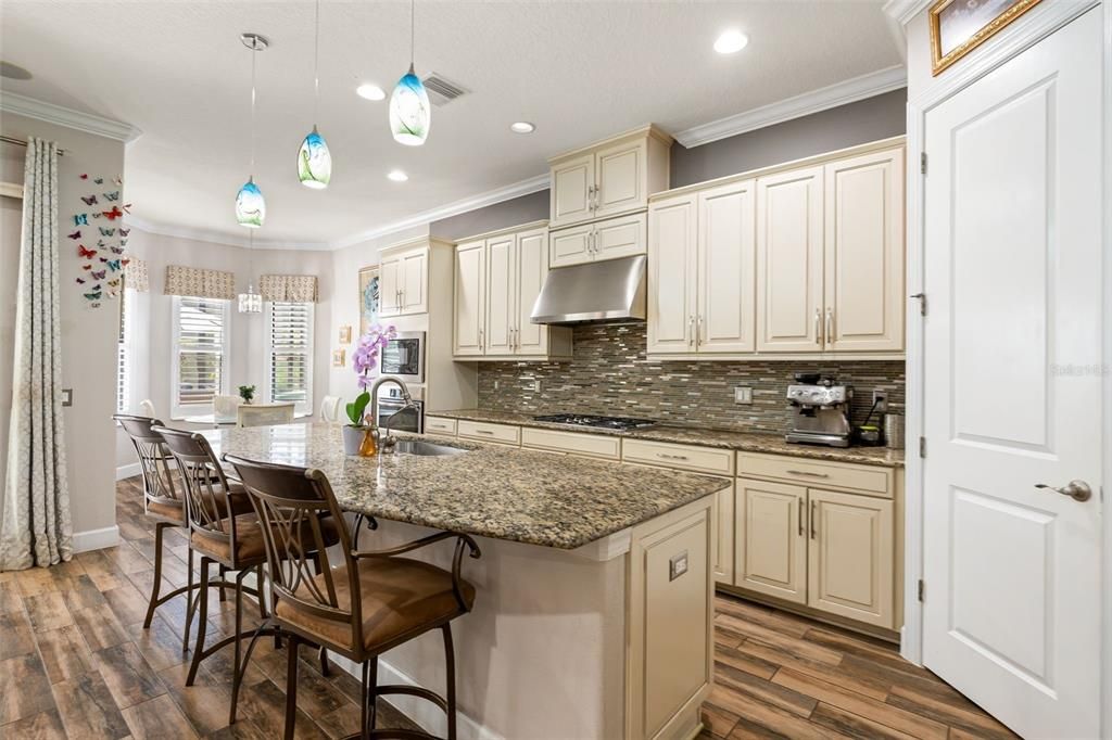 For Sale: $1,200,000 (3 beds, 3 baths, 2738 Square Feet)