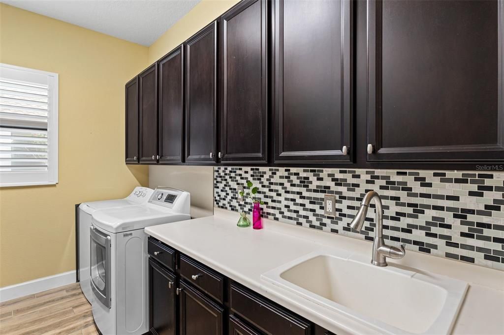 For Sale: $1,200,000 (3 beds, 3 baths, 2738 Square Feet)