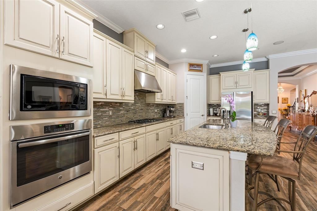 For Sale: $1,200,000 (3 beds, 3 baths, 2738 Square Feet)