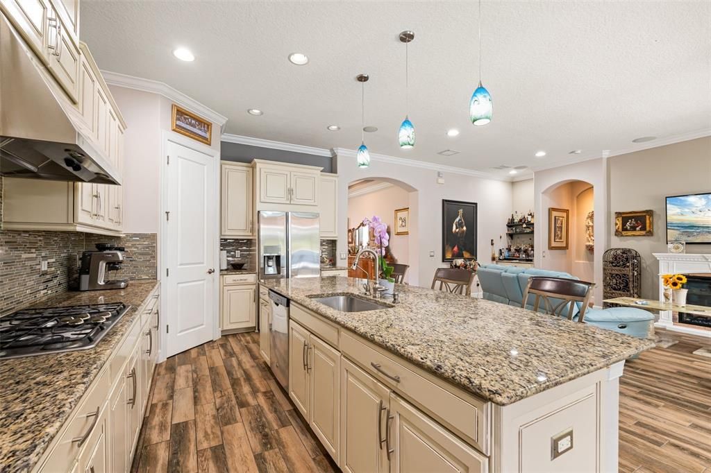 For Sale: $1,200,000 (3 beds, 3 baths, 2738 Square Feet)