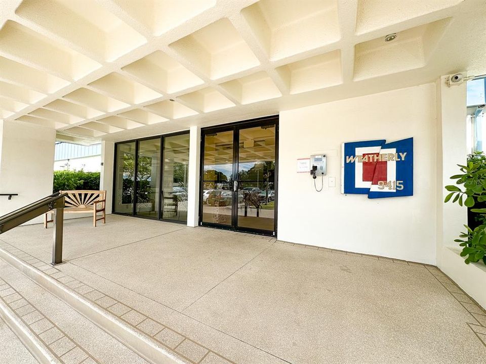 For Sale: $400,000 (2 beds, 2 baths, 1160 Square Feet)