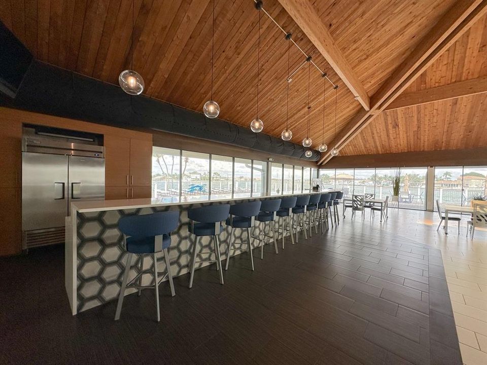 For Sale: $400,000 (2 beds, 2 baths, 1160 Square Feet)