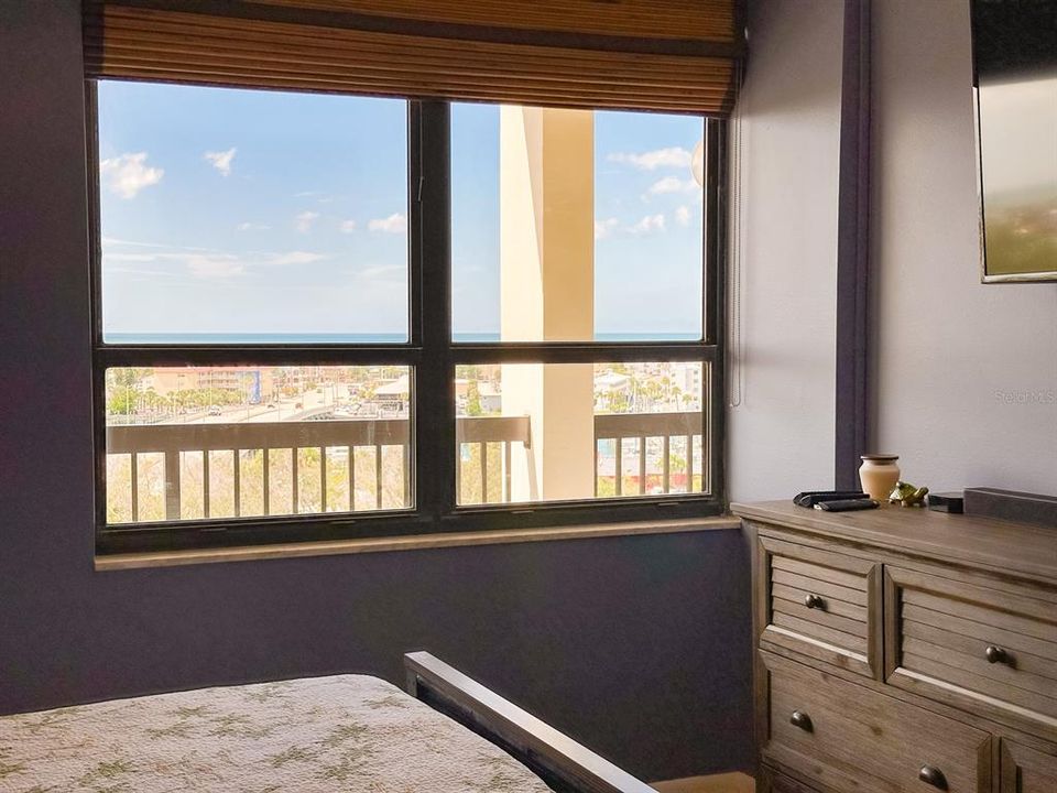 For Sale: $400,000 (2 beds, 2 baths, 1160 Square Feet)