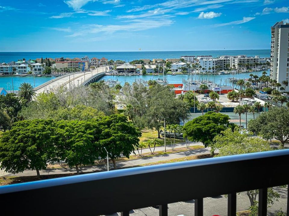 For Sale: $400,000 (2 beds, 2 baths, 1160 Square Feet)