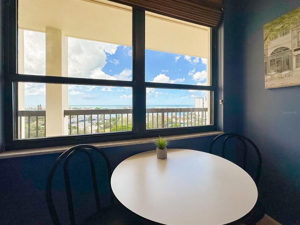 For Sale: $400,000 (2 beds, 2 baths, 1160 Square Feet)