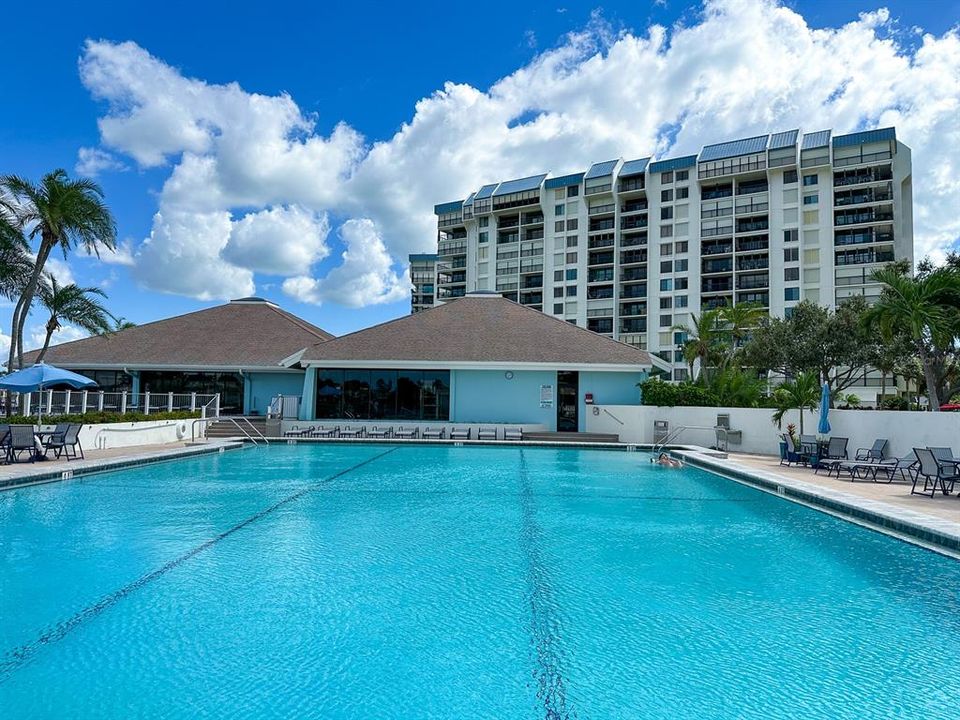 For Sale: $400,000 (2 beds, 2 baths, 1160 Square Feet)