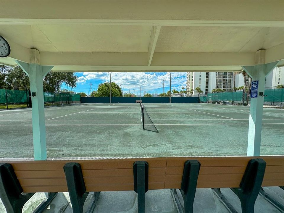 For Sale: $400,000 (2 beds, 2 baths, 1160 Square Feet)