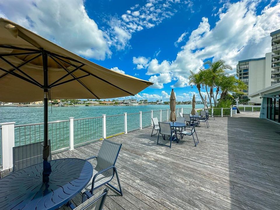 For Sale: $400,000 (2 beds, 2 baths, 1160 Square Feet)