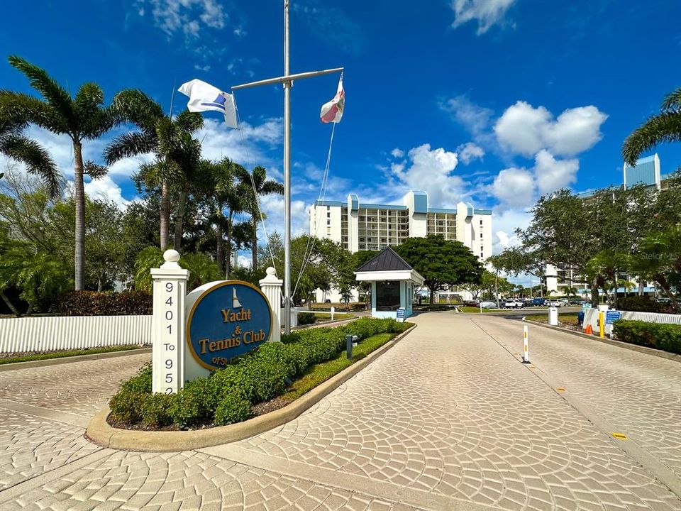 For Sale: $400,000 (2 beds, 2 baths, 1160 Square Feet)