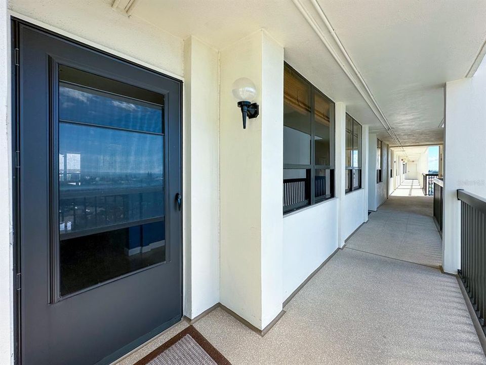 For Sale: $400,000 (2 beds, 2 baths, 1160 Square Feet)